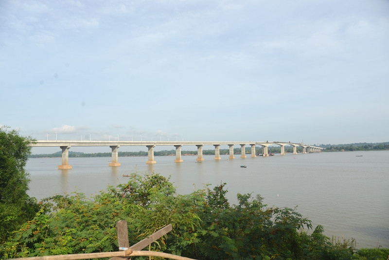 <strong>南宫NG娱乐柬埔寨上丁湄公河大桥正式合龙</strong>